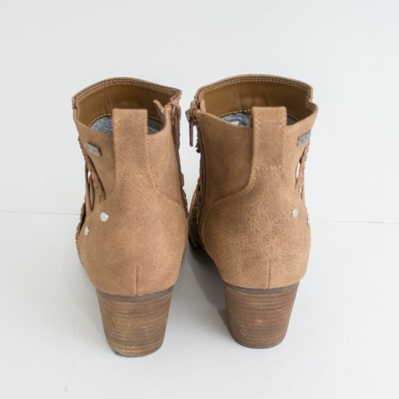 Roxy MacKay Ankle Boots - Picture 4 of 7